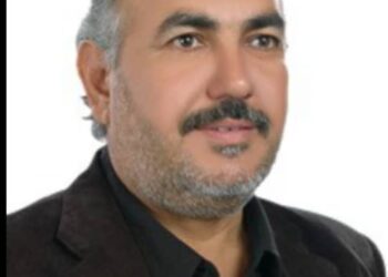 الإعلام بين لونين