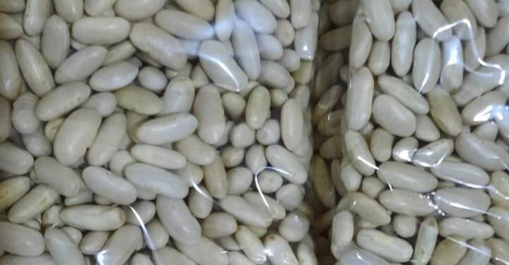 مؤسسة سبل التراحم وكفالة الأيتام وكبار السن توزع السلة الرمضانية الأول