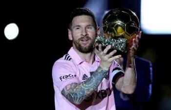ميسي يختار خليفته للفوز بالكرة الذهبية