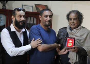 تكريم الموظف المتميز بمكتب الثقافة والإعلام بنغازى