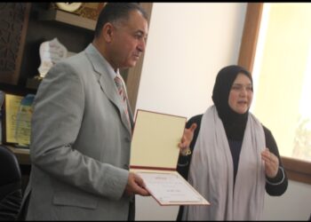 تكريم مدير الشؤون الإدارية والمالية بقناة ليبيا الوطنية بنغازى