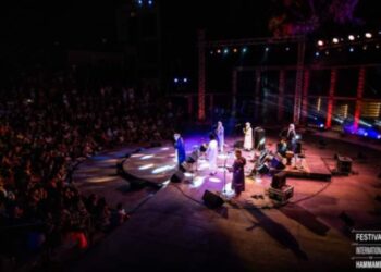 الطوارق يخطفون جمهور مسرح الحمامات من البحر إلى الصحراء