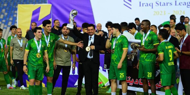القيثارة الخضراء بطل الدوري والكأس