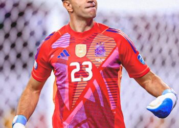 مارتينيز منقذ الأرجنتين