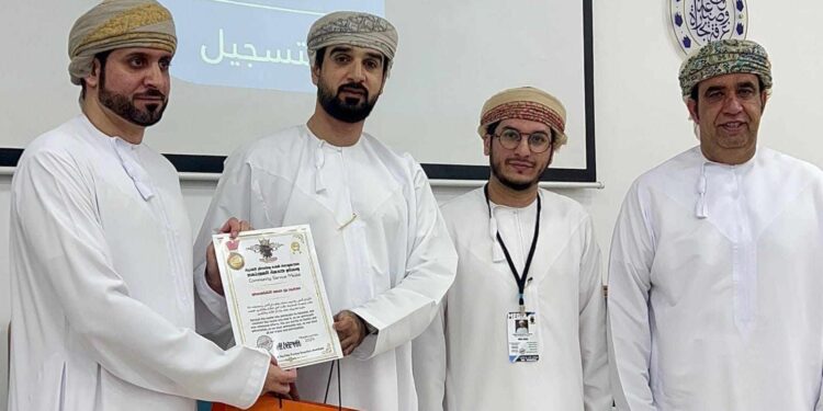 قف وناظر يكرمون مدير غرفة الصناعة والتجارة محافظة البريمي