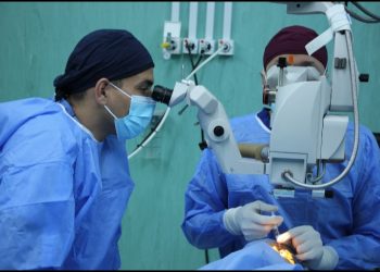 إجراء عمليات القرنية بعد فلترة الحالات بمستشفى بنغازي التعليمي لطب وجراحة العيون