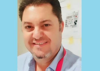 ( حين اقترفنا العناق)