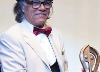 مسرحية تحولات الأحياء والأشياء تاليف قاسم محمد سينوغرافيا واخراج منعم سعيد حسين