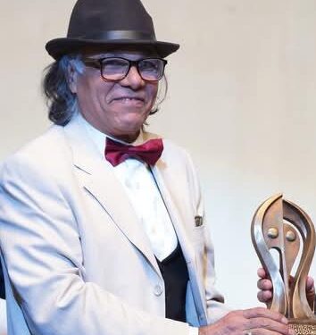 مسرحية تحولات الأحياء والأشياء تاليف قاسم محمد سينوغرافيا واخراج منعم سعيد حسين