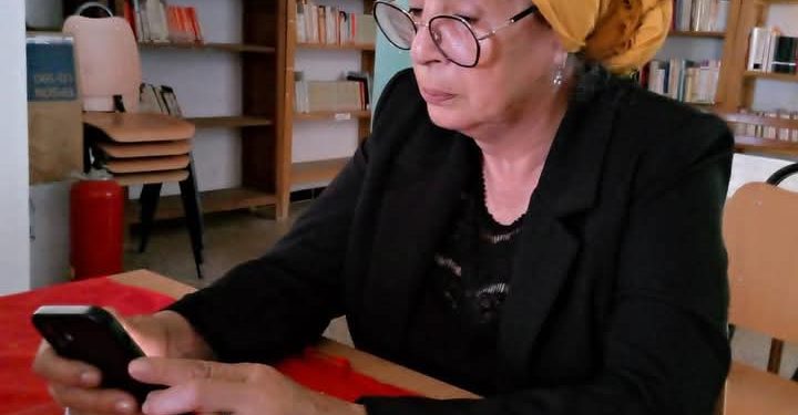 مسافة قبلة للشاعرة فائزه بنمسعود تونس