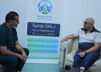 إجراء عمليات الجراحية الدقيقة المياة الزرقاء من قبل الدكتور الزائر بمستشفى بنغازي التعليمي لطب وجراحة العيون 