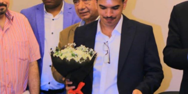 الكاتب السعودي الذي وُلد كبيرًا: نايف مهدي يتألق في اتحاد كتاب مصر.