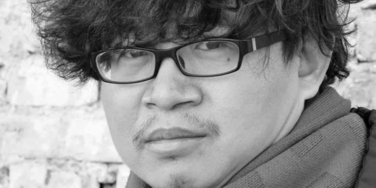 ساعزف قداسا بقلم كاو شوي الصين