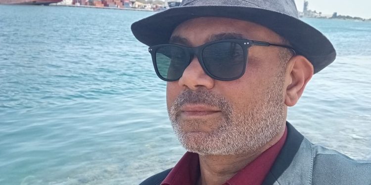 أتطلع وجوه النساء بقلم الأديب والناقد كمال الدريدي