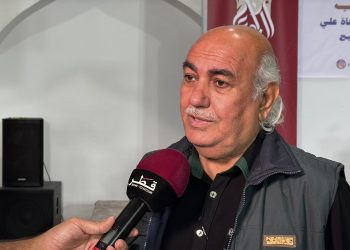 حسين الذكر يحاضر عن الثقافة العربية بكأس العرب ويدشن كتاب احمد راضي على قاعة نادي الجسرةالثقافي