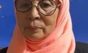 الهويكا إنسان مكتف بذاته