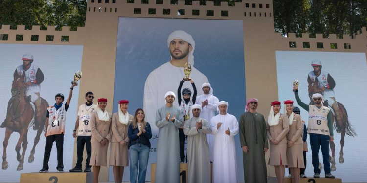 الفارسة عشاء رياض حسن بطلة كأس الشيخ محمد بن منصور بن زايد آل نهيان للقدرة.